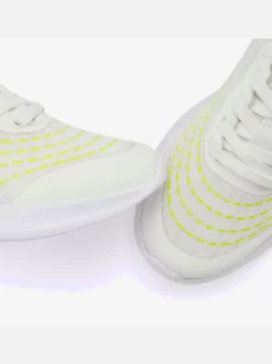Baskets chaussures en textile et chaussures en tissu : particulièrement légères et confortables