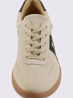 Baskets cuir velours de vache.