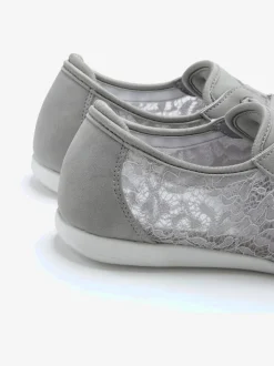 Baskets détails en dentelle tendance et élégants