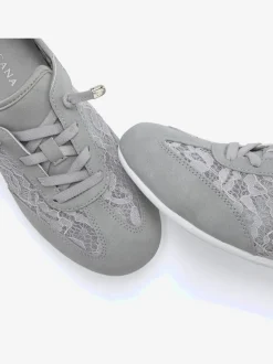 Baskets détails en dentelle tendance et élégants