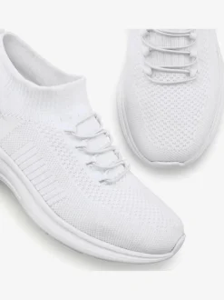 Baskets matière textile extensible douce pour s'adapter parfaitement au pied