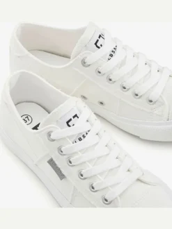 Baskets sneakers au style usé et délavé tendance