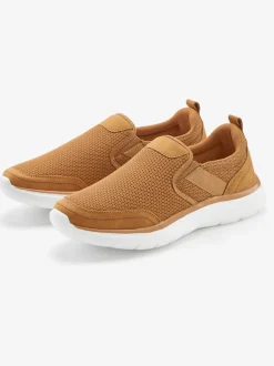 Baskets sneakers basiques confortables à enfiler avec talon légèrement rembourré pour un confort optimal