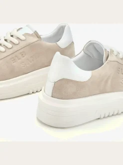 Baskets sneakers confortables avec semelle plate tendance pour un confort absolu