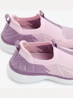 Baskets sneakers d'été légères qui épousent parfaitement le pied grâce au textile doux
