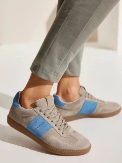 Baskets sneakers en cuir doux et de qualité avec doublure en textile douce, confortables à porter
