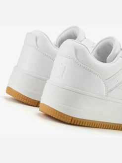 Baskets sneakers modernes avec semelle compensée légère