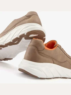 Baskets sneakers sportives avec contrefort rembourré pour un confort absolu