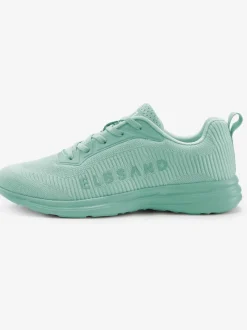 Baskets sneakers sportives et légères à enfiler, très confortables grâce au talon légèrement rembourré