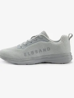 Baskets sneakers sportives et légères à enfiler, très confortables grâce au talon légèrement rembourré