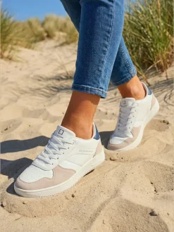Baskets sneakers tendance avec détails contrastés