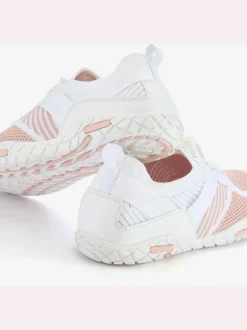 Baskets très agréables à porter grâce à la semelle flexible et ultra-légère, qui vous donne l'impression de marcher pieds nus