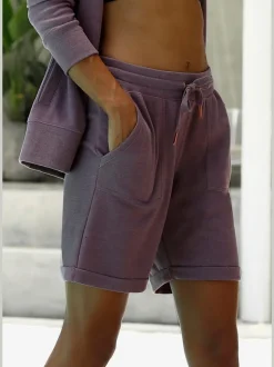 Bermuda confortable avec poches plaquées et ceinture élastique