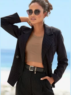 Blazer court avec manches longues et fines rayures, 2 poches à rabat