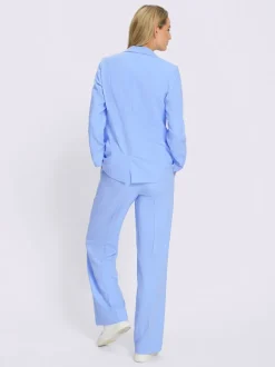 Blazers à col à revers et pantalons à jambes larges