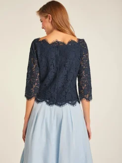 Blouse en dentelle raffinée à manches trois quarts