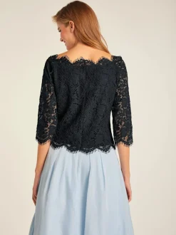 Blouse en dentelle raffinée à manches trois quarts