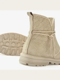 Bottines avec liens à nouer raffinés et motif structuré tendance