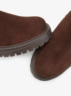 Bottines chelsea tendance et très confortables en cuir velours de qualité avec semelle profilée légère