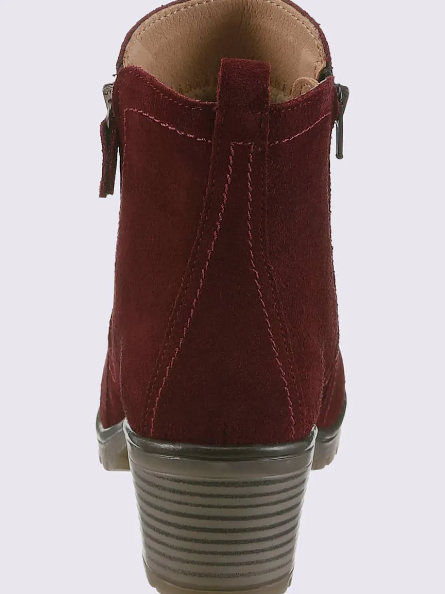 Bottines cuir velours de vache.