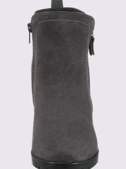 Bottines cuir velours de vache.