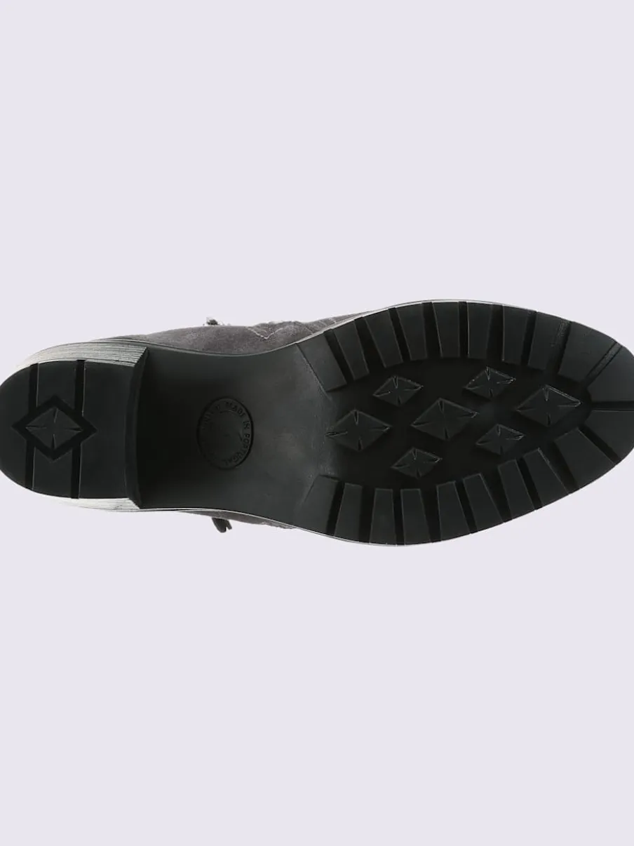 Bottines cuir velours de vache.