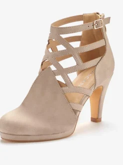 Bottines d'automne avec petites découpes tendance