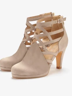 Bottines d'automne avec petites découpes tendance