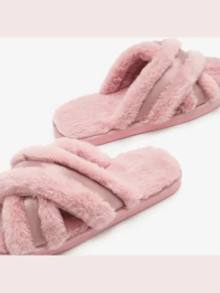 Chaussons bande croisée raffinée