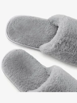 Chaussons très chaud et chaleureux