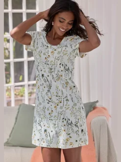 Chemise de nuit avec superbe imprimé floral