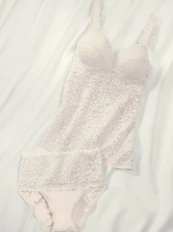 Chemise soutien-gorge à armatures