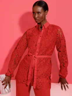 Chemisier en dentelle à col chemise et manches longues avec lien à nouer