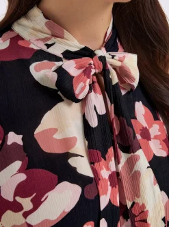 Chemisier lavallière joli motif floral