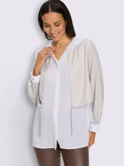 Chemisier long à capuche avec manches longues et patte de boutonnage