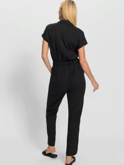Combinaisons à col chemise mancherons et taille soulignée