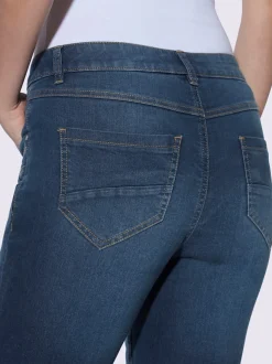 Corsaire en jean avec cinq poches et extensibilité agréable