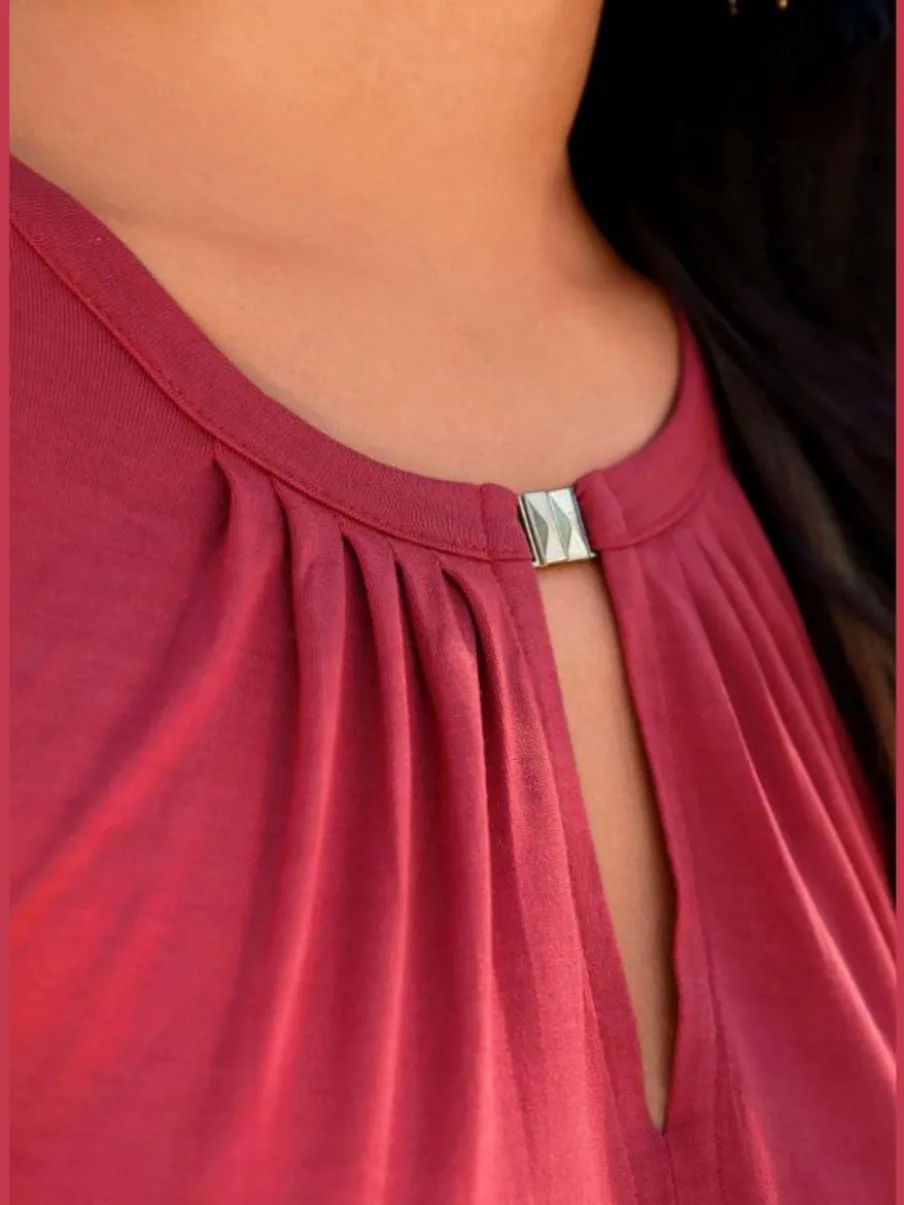 Débardeur à encolure fendue et boucle décorative en viscose