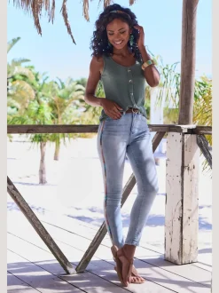 Débardeur sans manches avec patte de boutonnage et ceinture élastiquée