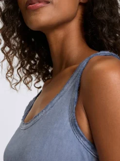 Débardeurs au look délavé avec structure côtelée franges
