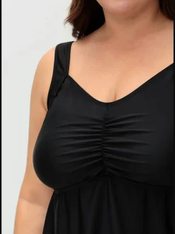 Haut de maillot de bain bon. b, c, d, e, f