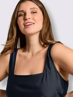Haut de maillot de bain bon. b, c, d, e, f