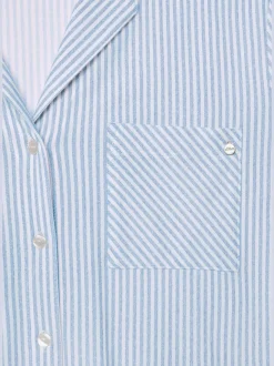 Haut de pyjama au design classique
