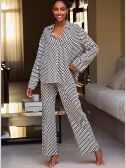 Haut de pyjama au design classique