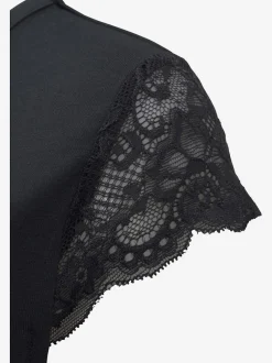 Haut de pyjama t-shirt manches chauve-souris en dentelle