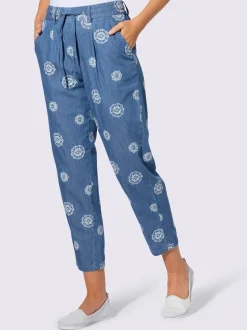 Jean avec broderie florale et poches latérales confortables