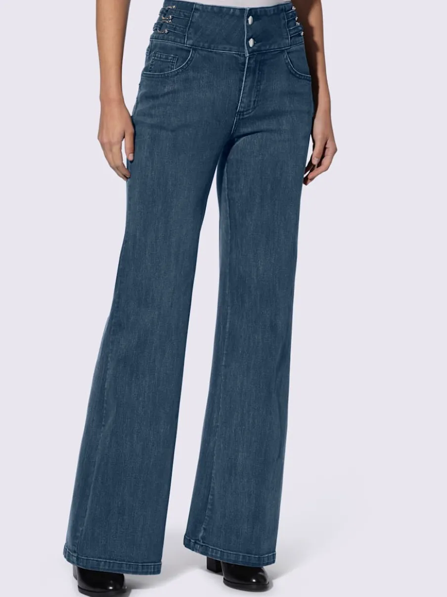 Jean bootcut effet push-up avec bride décorative latérale
