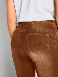 Jean bootcut en coton cinq poches légèrement évasé