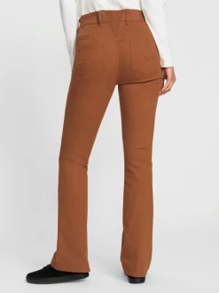 Jean bootcut en coton cinq poches légèrement évasé