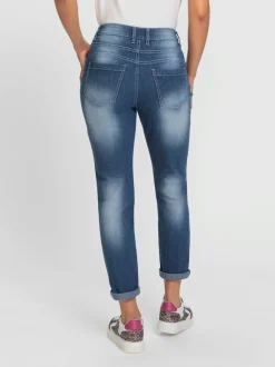 Jean à coupe décontractée avec détails tendance et poches